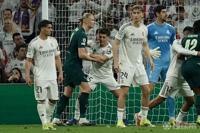 马卡：皇马发现哈兰德在定位球中很少头球，所以让居莱尔盯他