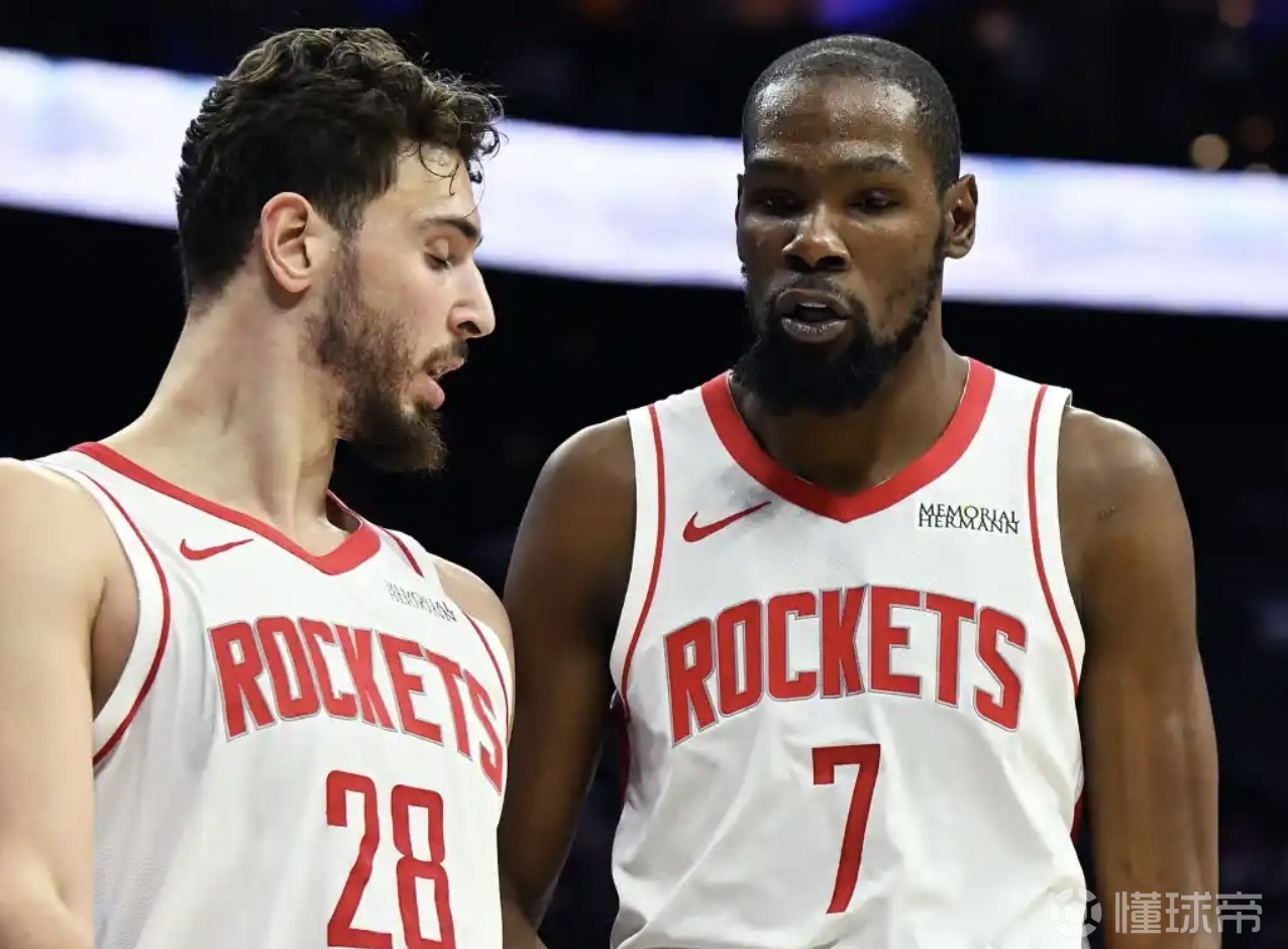 杜兰特：对手包夹我就会为队友创造机会，只是今天空位投不进