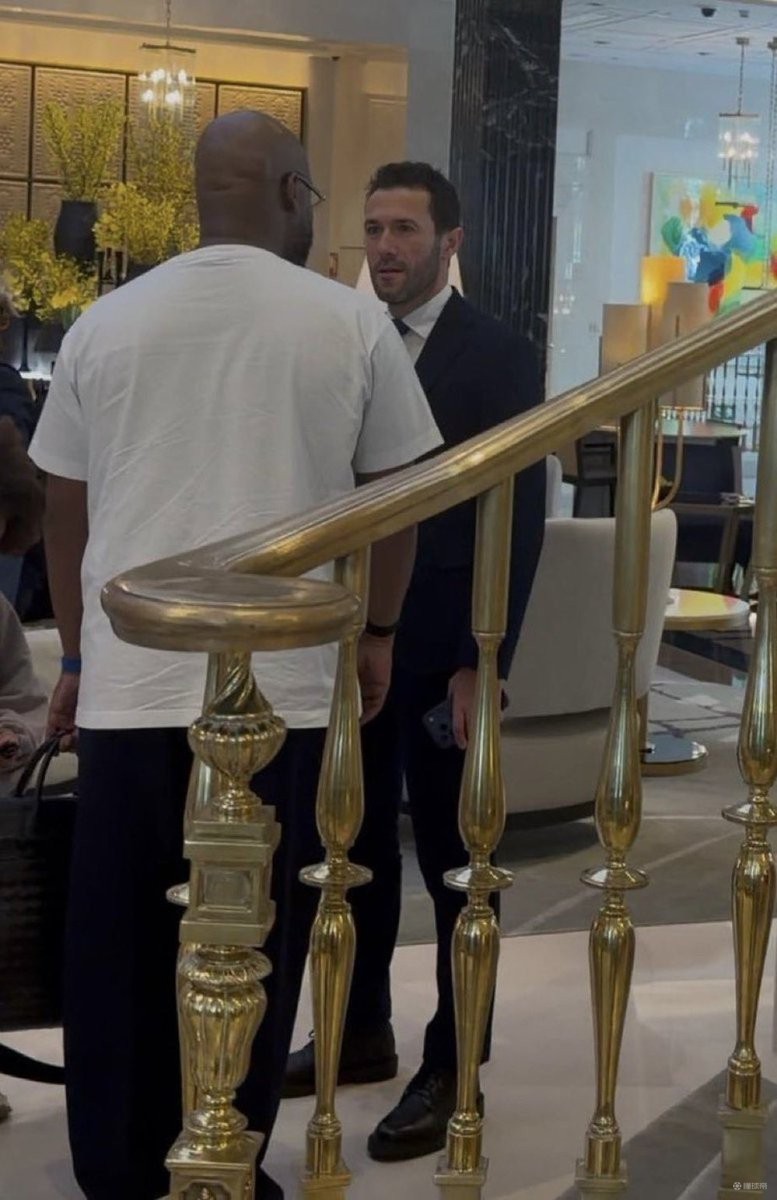 罗马诺：维亚纳与球员经纪人会面并没谈登贝莱转会曼城事宜